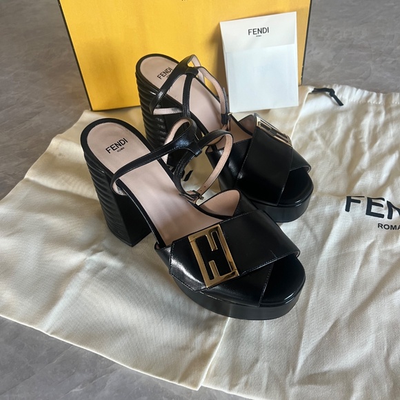 Fendi women’s pump Zucca - Picture 5 of 7